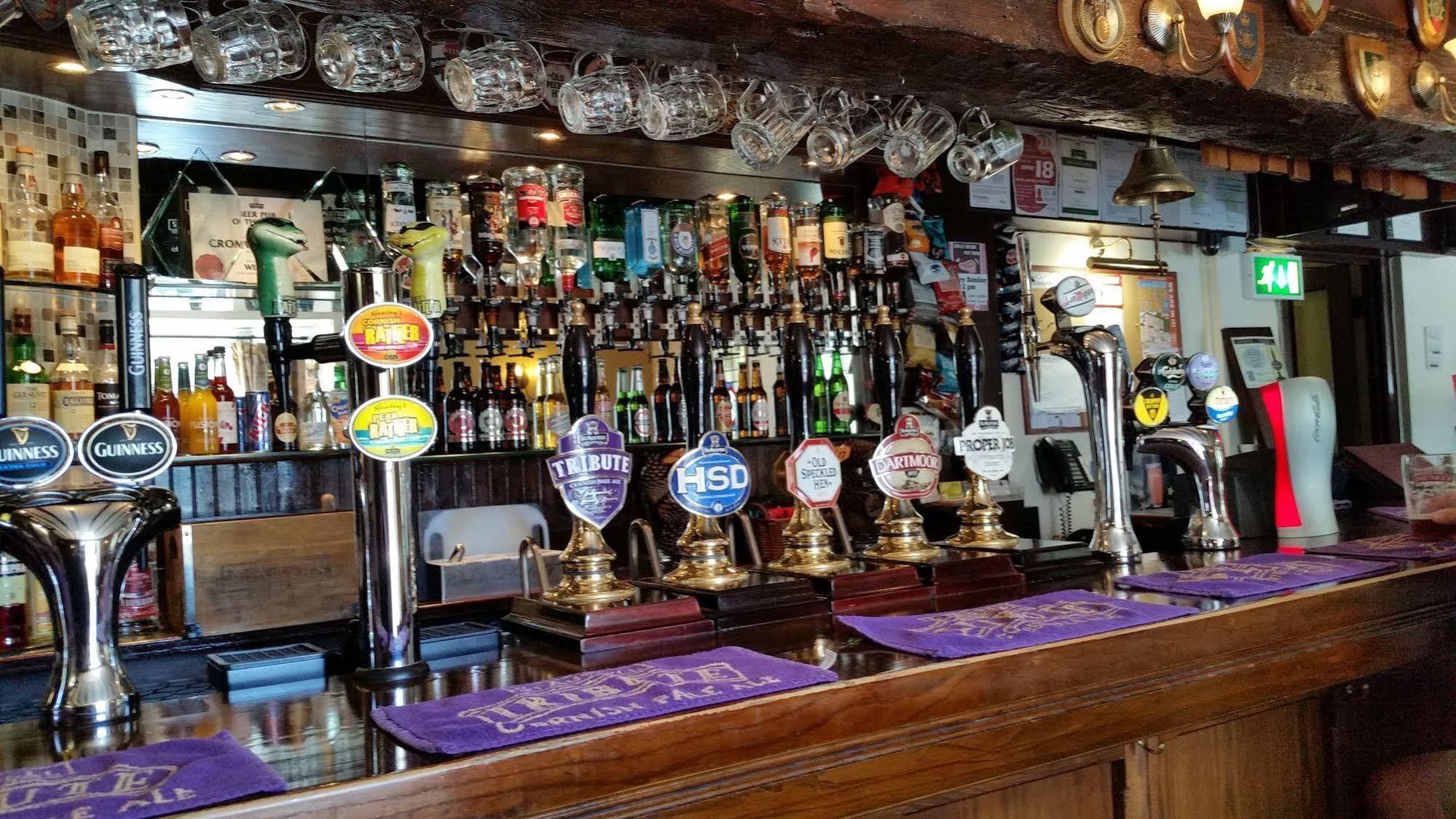 The Cromwell Arms Inn Bovey Tracey Exterior photo