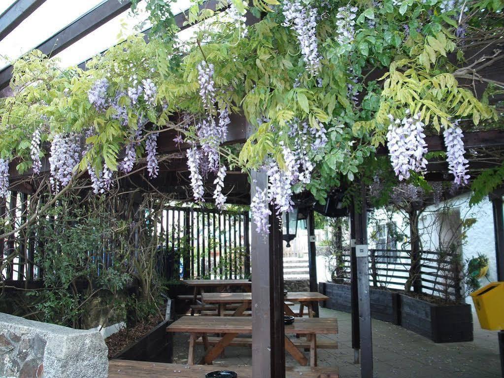 The Cromwell Arms Inn Bovey Tracey Exterior photo