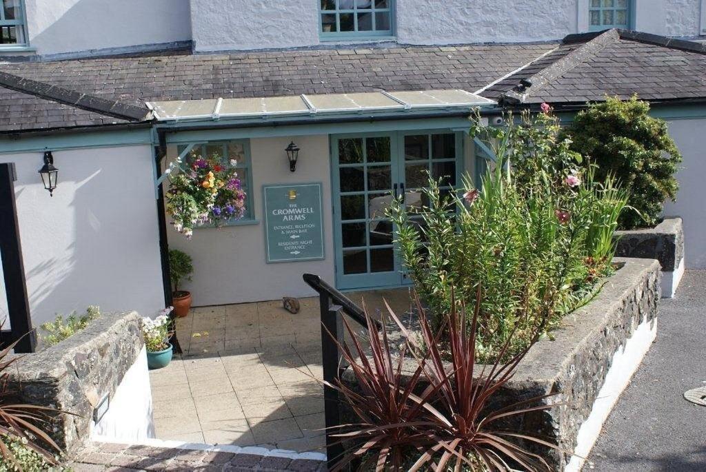 The Cromwell Arms Inn Bovey Tracey Exterior photo