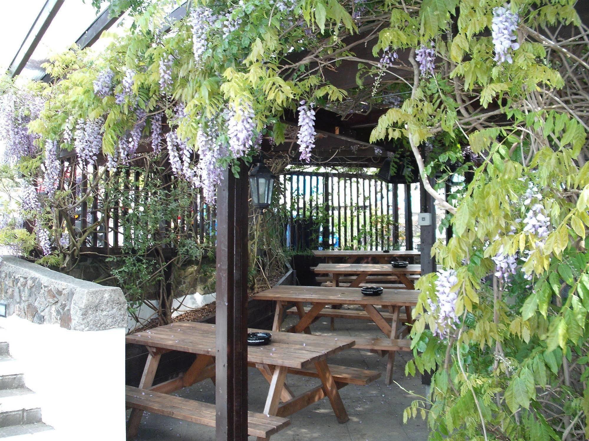 The Cromwell Arms Inn Bovey Tracey Exterior photo